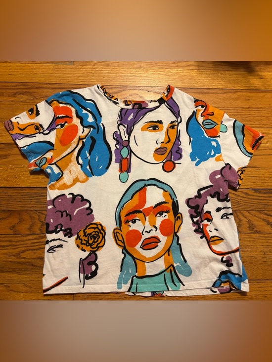 outfitters woman Tops - Artistic Faces Short Sleeve Tee